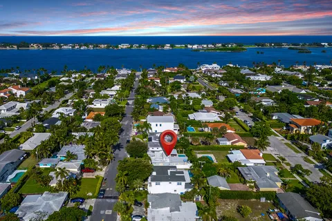 $1,999,000 | 230 Santa Lucia Drive, West Palm Beach, FL 33405