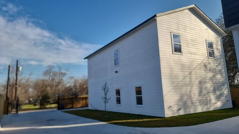 5130 Clover Street, Unit A Houston, TX 77033 - Photo 5 of 18