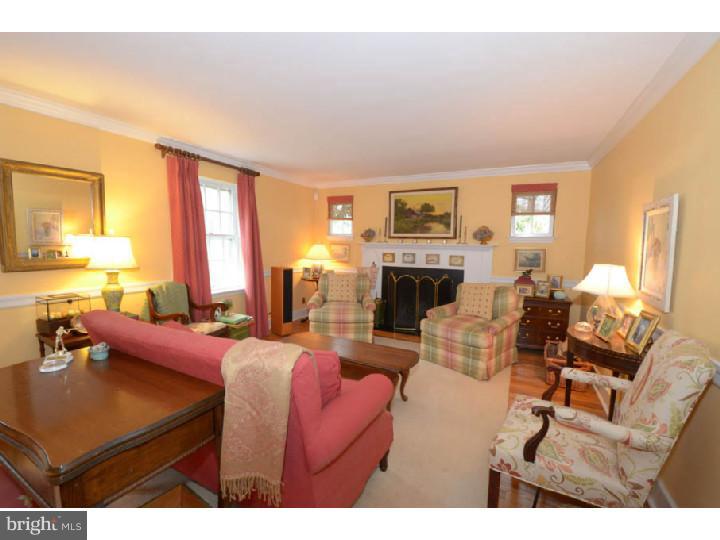 452 West Valley Road Wayne, PA 19087 - Photo 4 of 25 Living Room