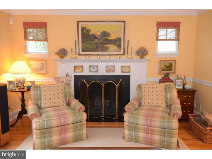 452 West Valley Road Wayne, PA 19087 - Photo 5 of 25 Living Room