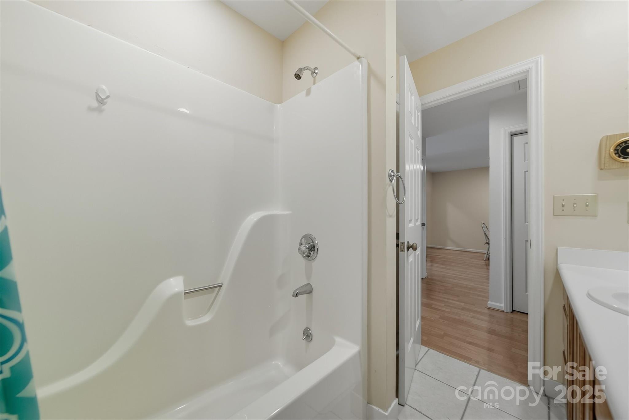717 21st Avenue Northeast Hickory, NC 28601 - Photo 22 of 26 Gallery Image 22