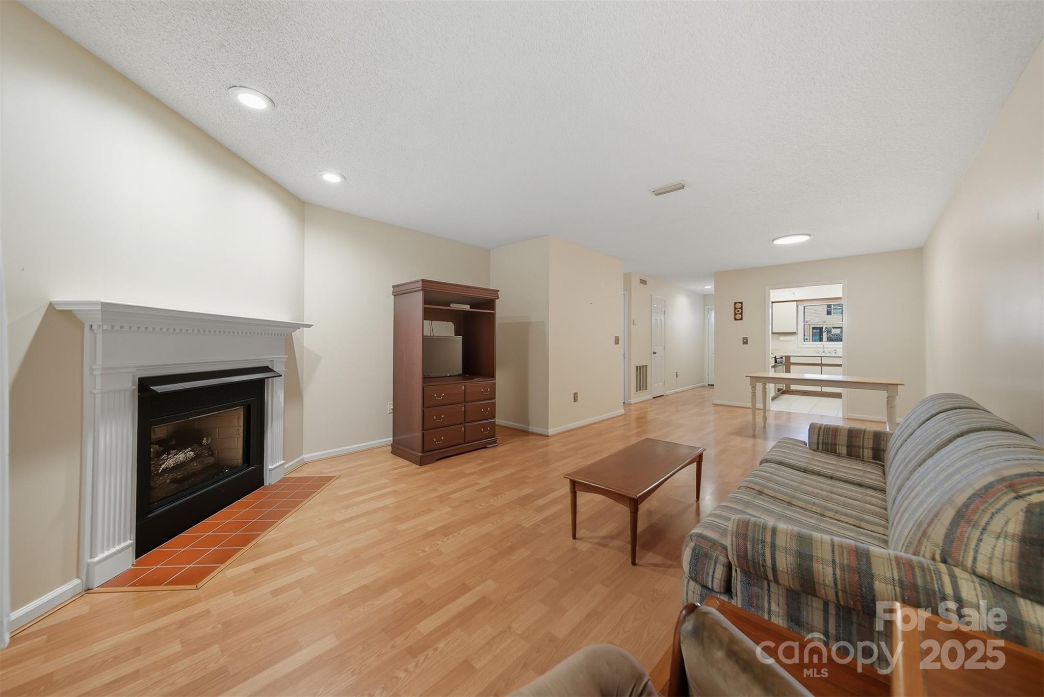 717 21st Avenue Northeast Hickory, NC 28601 - Photo 7 of 26 Gallery Image 7