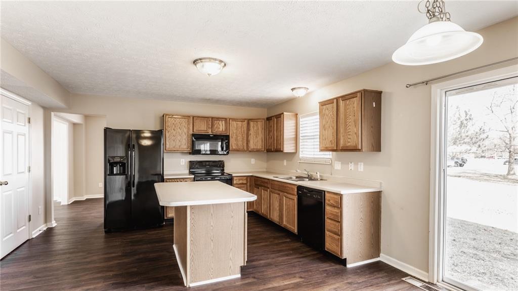 8504 Bravestone Way Indianapolis, IN 46239 - Photo 13 of 35