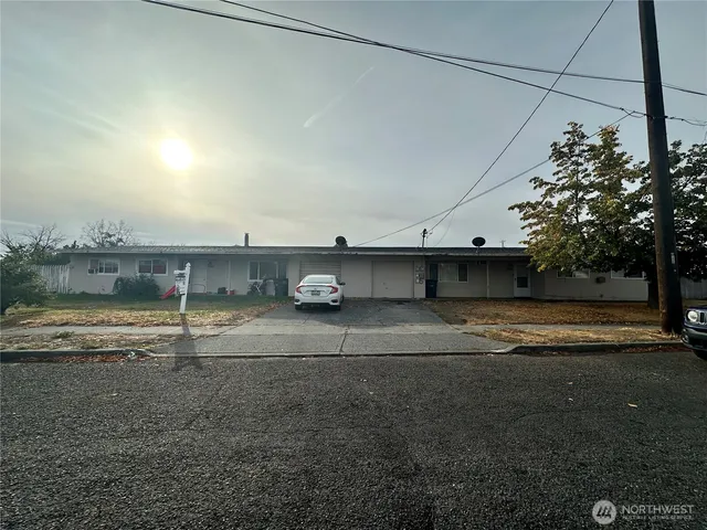 $340,000 | 8958 Tinker Loop, Unit A & B, Moses Lake, WA 98837