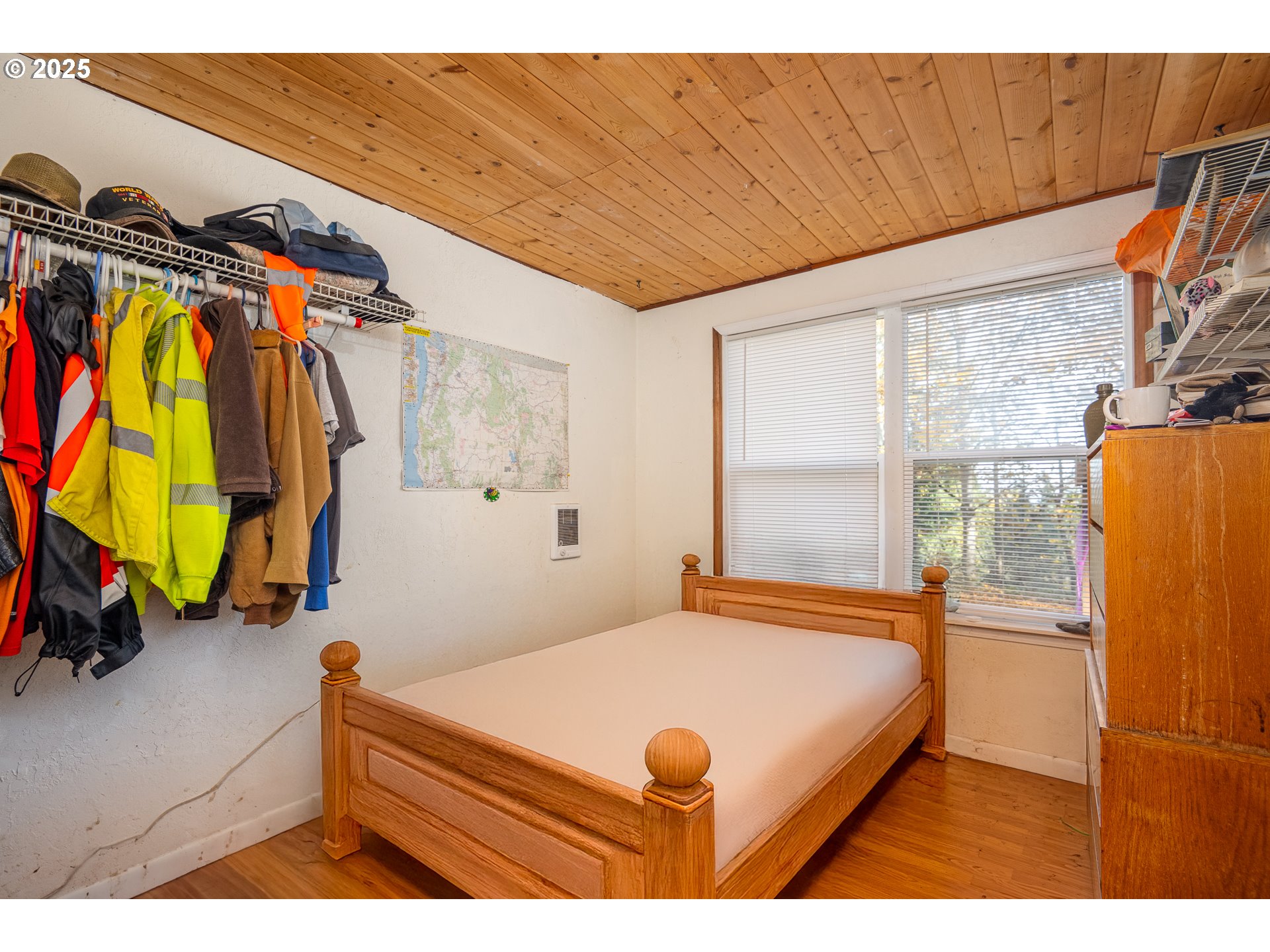 87250 Cedar Flat Road Springfield, OR 97478 - Photo 26 of 48 a view of walk in closet with clothes and shoes