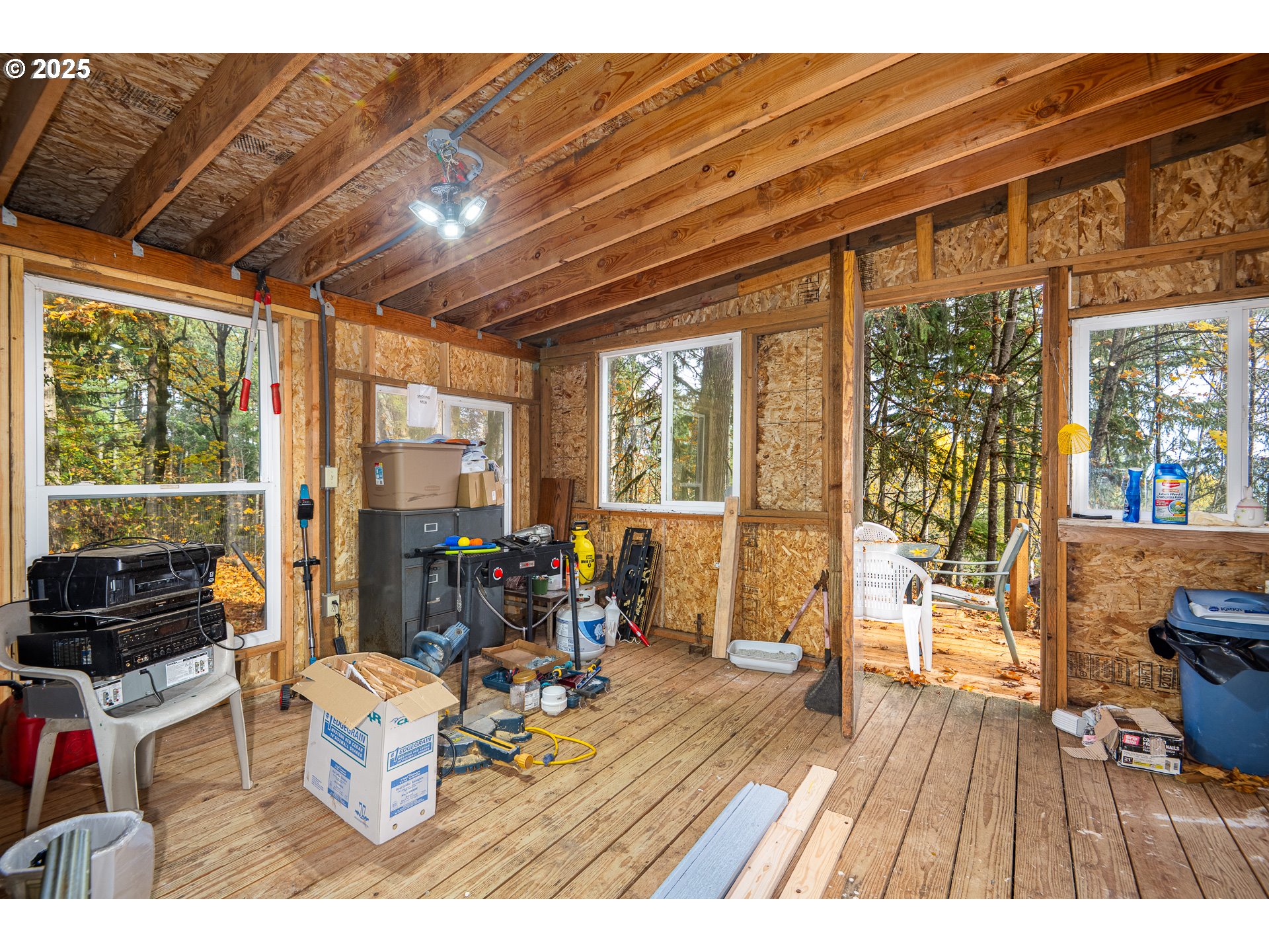 87250 Cedar Flat Road Springfield, OR 97478 - Photo 28 of 48 a living room with furniture and wooden floor