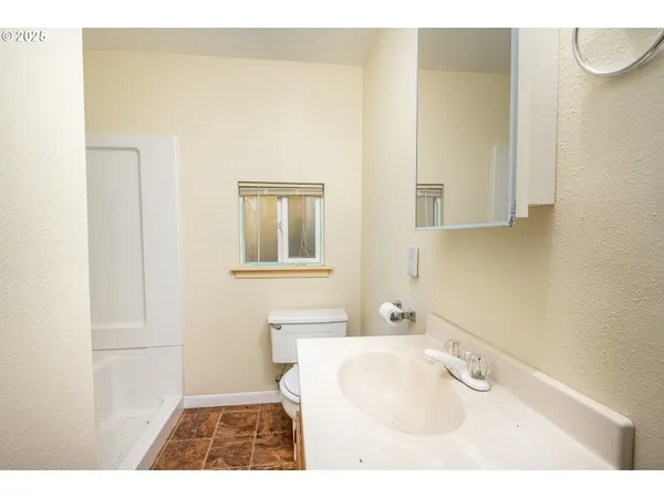 $650,000 | 87250 Cedar Flat Road, Springfield, OR 97478