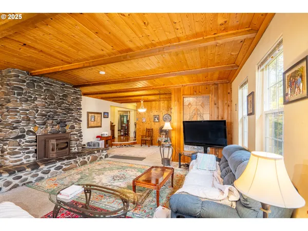 $650,000 | 87250 Cedar Flat Road, Springfield, OR 97478