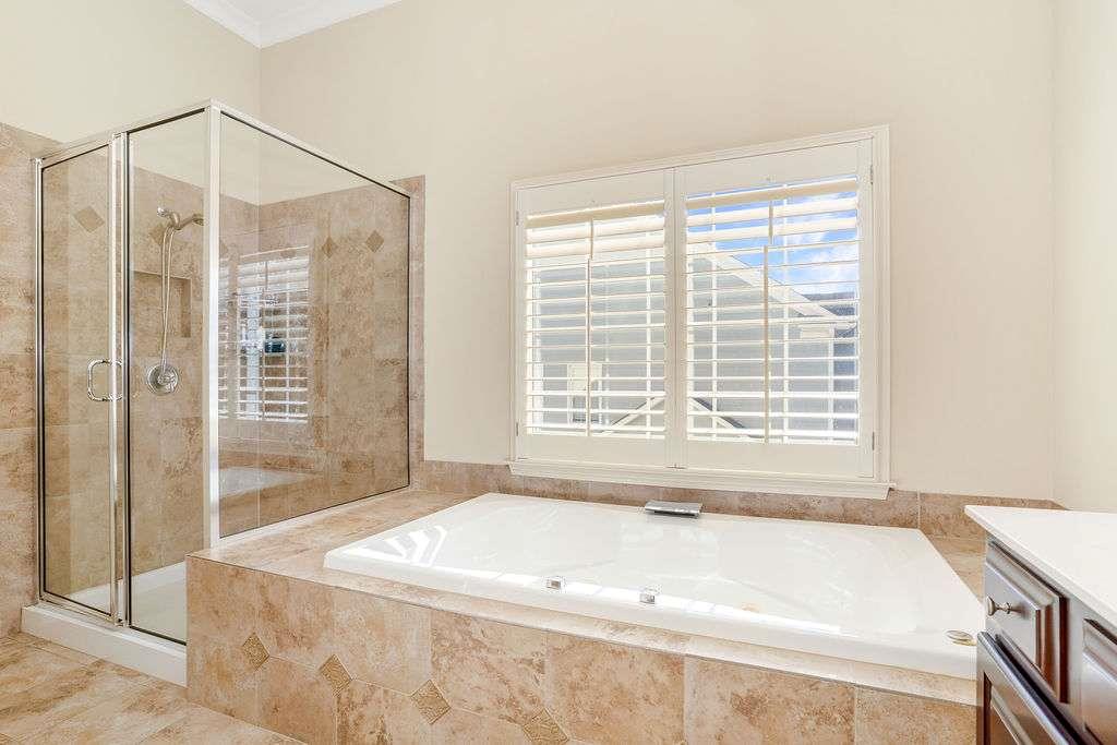 6463 Century Park Place Southeast Mableton, GA 30126 - Photo 23 of 42 a bath tub sitting next to a window