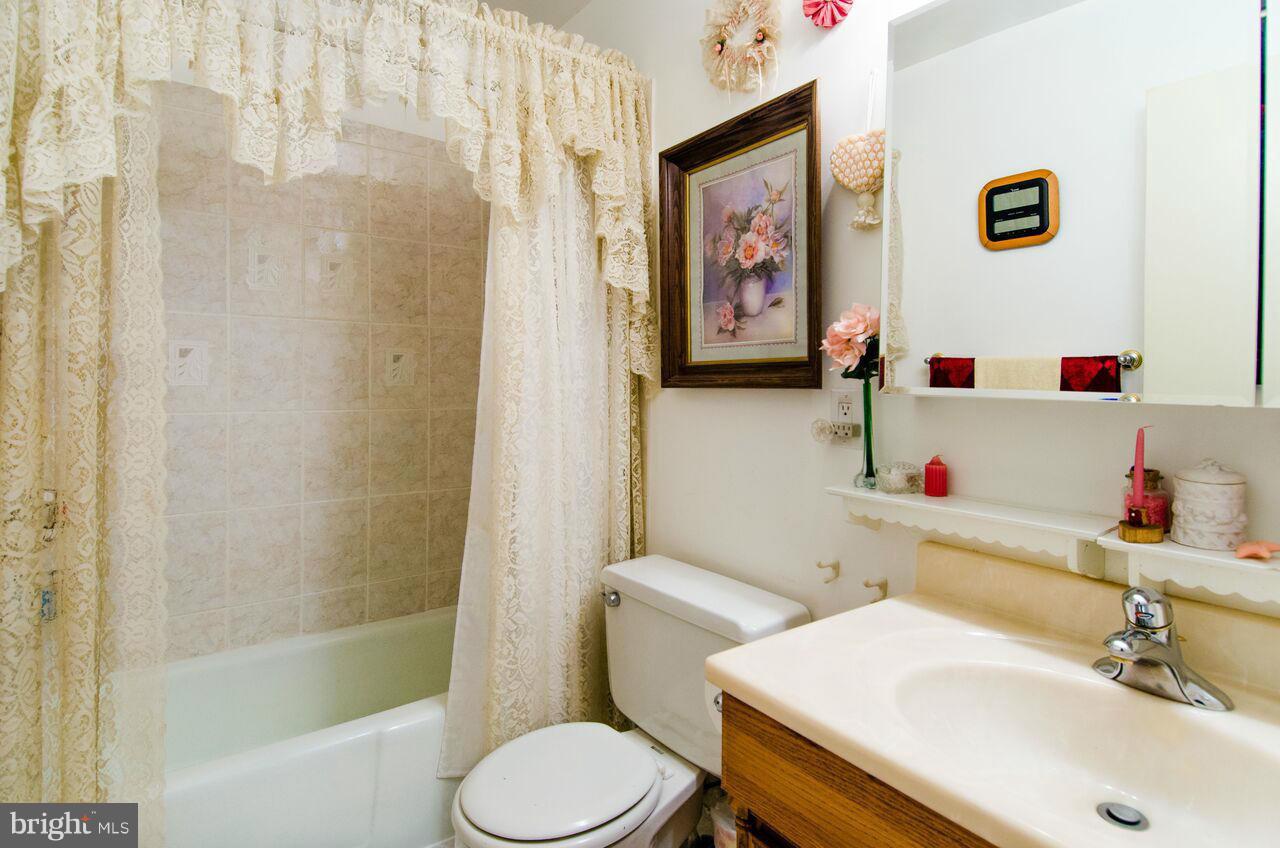 8011 Stillbrooke Road Manassas, VA 20112 - Photo 23 of 30 Bath 3