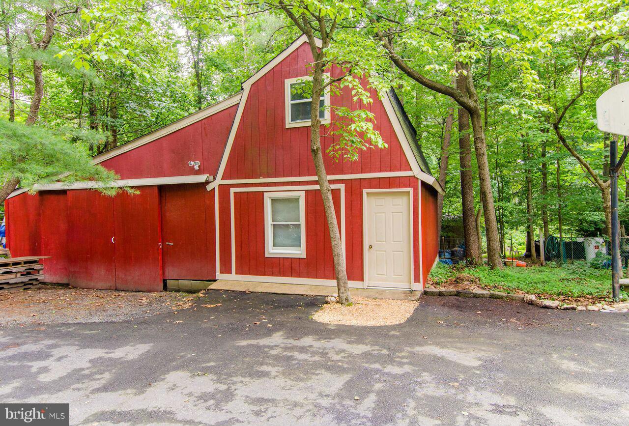 8011 Stillbrooke Road Manassas, VA 20112 - Photo 26 of 30 Workshop / Shed / Entertaining