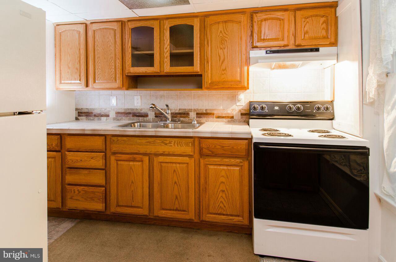 8011 Stillbrooke Road Manassas, VA 20112 - Photo 10 of 30 2nd Kitchen