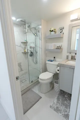 $9,000 | 2860 South Ocean Boulevard, Unit 516, Palm Beach, FL 33480