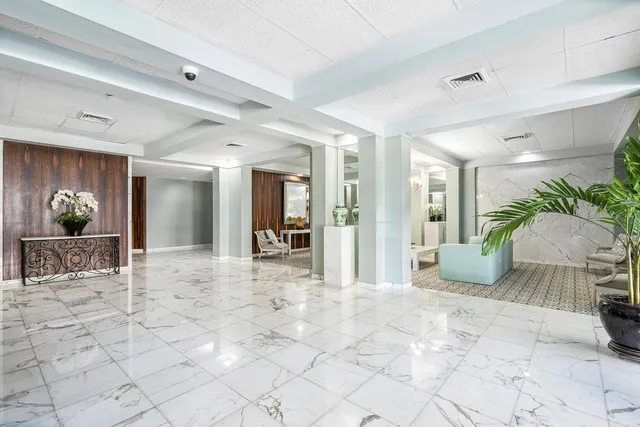 $9,000 | 2860 South Ocean Boulevard, Unit 516, Palm Beach, FL 33480