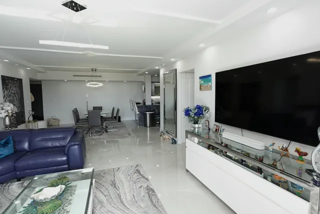 $9,000 | 2860 South Ocean Boulevard, Unit 516, Palm Beach, FL 33480