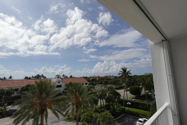 $9,000 | 2860 South Ocean Boulevard, Unit 516, Palm Beach, FL 33480