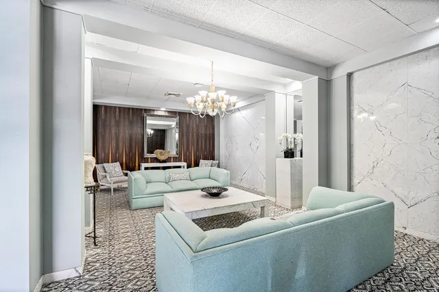 $9,000 | 2860 South Ocean Boulevard, Unit 516, Palm Beach, FL 33480