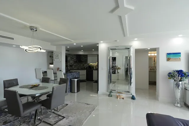 $9,000 | 2860 South Ocean Boulevard, Unit 516, Palm Beach, FL 33480