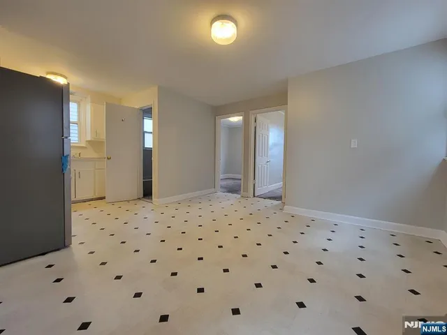 $2,050 | 206 Cambridge Avenue, Unit 2, Garfield, NJ 07026