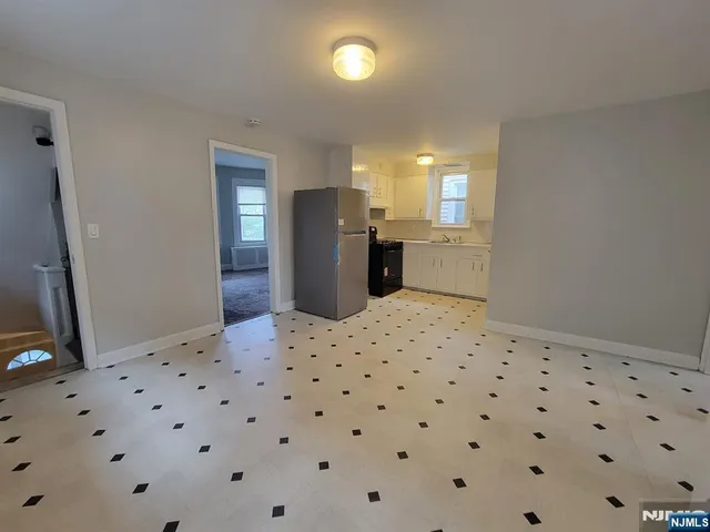 $2,050 | 206 Cambridge Avenue, Unit 2, Garfield, NJ 07026