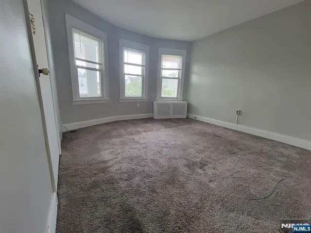 $2,050 | 206 Cambridge Avenue, Unit 2, Garfield, NJ 07026