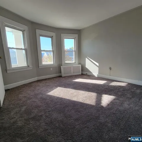 $2,050 | 206 Cambridge Avenue, Unit 2, Garfield, NJ 07026