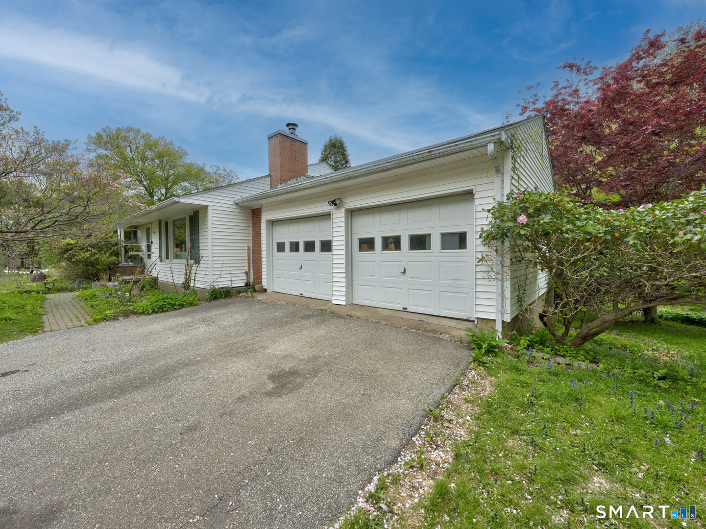 384 Woodland Road Mansfield, CT 06268 - Photo 4 of 37 Front view
