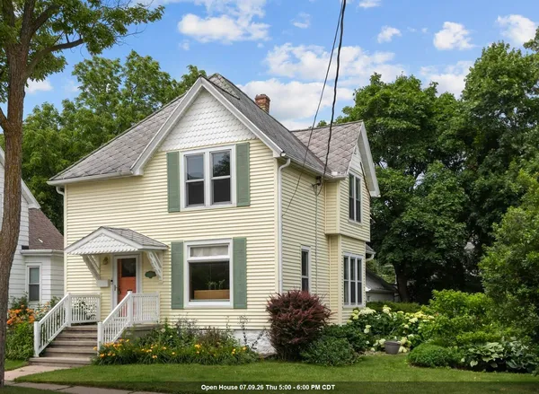 $299,900 | 120 East Commercial Street, Appleton, WI 54911
