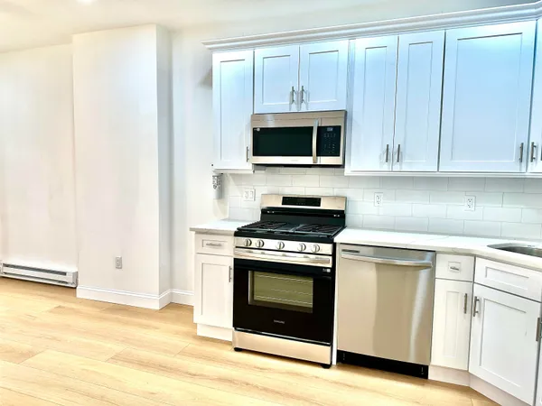 $2,998 | 282 North Street, Unit 2, Jersey City, NJ 07307