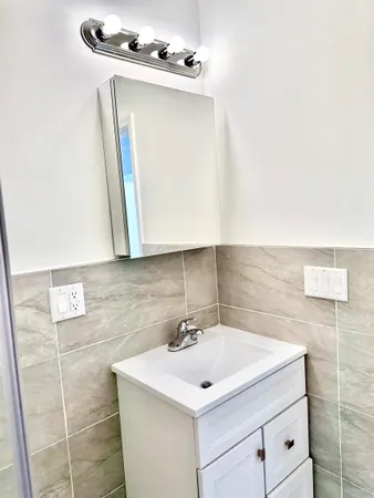 $2,998 | 282 North Street, Unit 2, Jersey City, NJ 07307