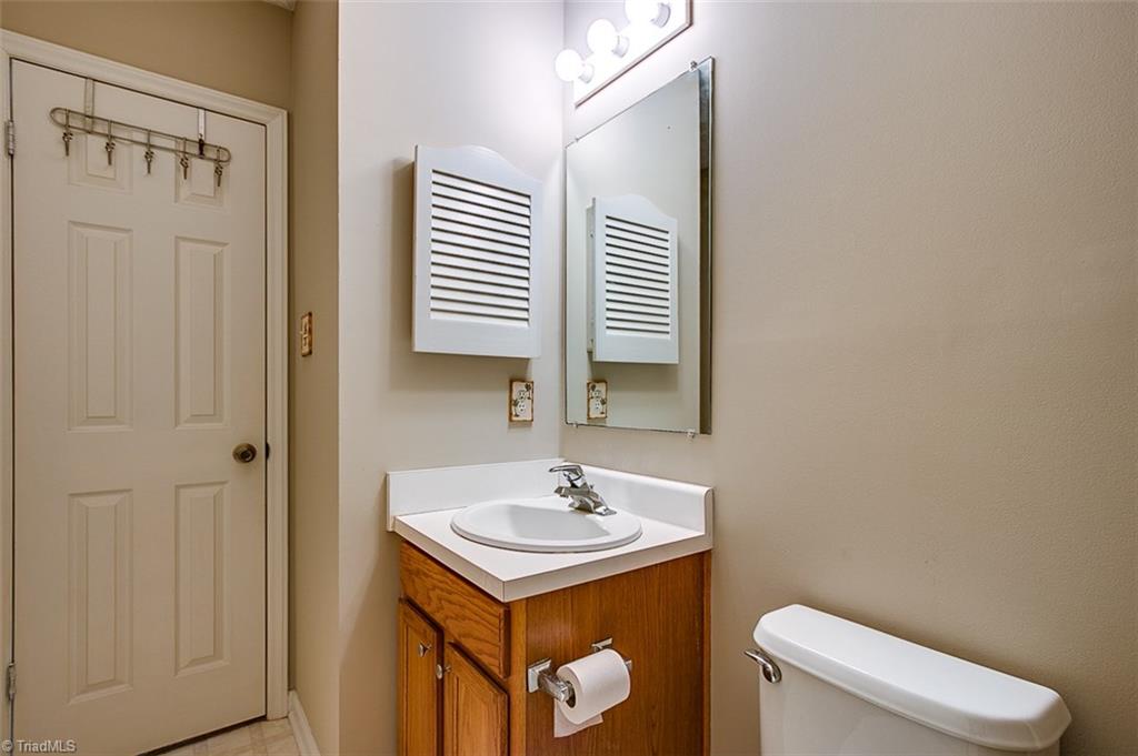 246 Hampton Road, Unit 8D Asheboro, NC 27203 - Photo 18 of 29 Gallery Image 18