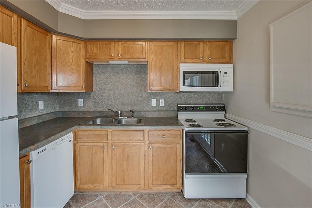 246 Hampton Road, Unit 8D Asheboro, NC 27203 - Photo 8 of 29 Gallery Image 8
