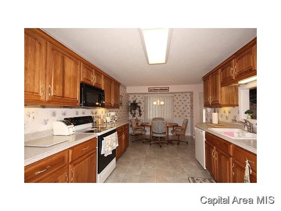 5317 Bunting Road Springfield, IL 62711 - Photo 5 of 23