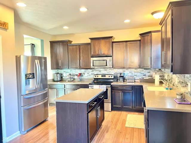 $385,000 | 5778 West Commonview Drive, McCordsville, IN 46055