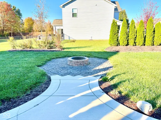 $385,000 | 5778 West Commonview Drive, McCordsville, IN 46055