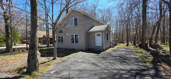 $2,200 | 655 Country Pl Drive, Tobyhanna, PA 18466