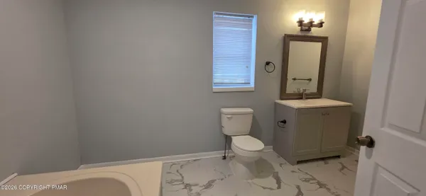 $2,200 | 655 Country Pl Drive, Tobyhanna, PA 18466