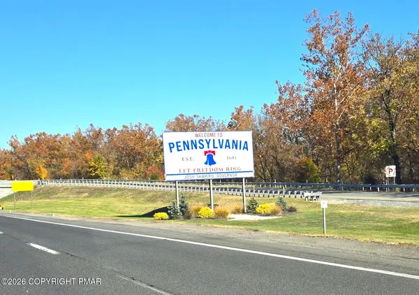 $2,200 | 655 Country Pl Drive, Tobyhanna, PA 18466