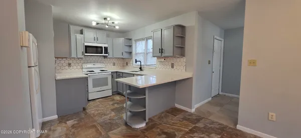 $2,200 | 655 Country Pl Drive, Tobyhanna, PA 18466