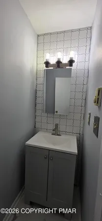 $2,200 | 655 Country Pl Drive, Tobyhanna, PA 18466