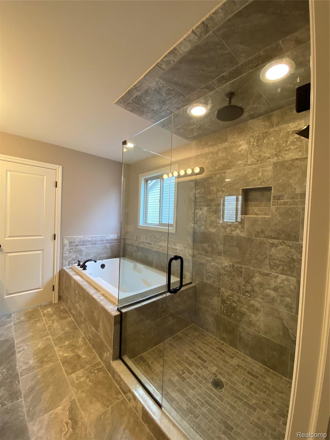 50458 Rory Drive Utica, MI 48317 - Photo 19 of 23 IMG_2856.JPG