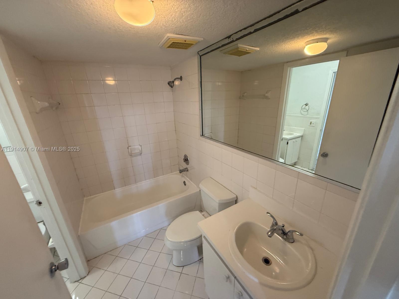 6278 West 22nd Court, Unit 23 Hialeah, FL 33016 - Photo 6 of 8
