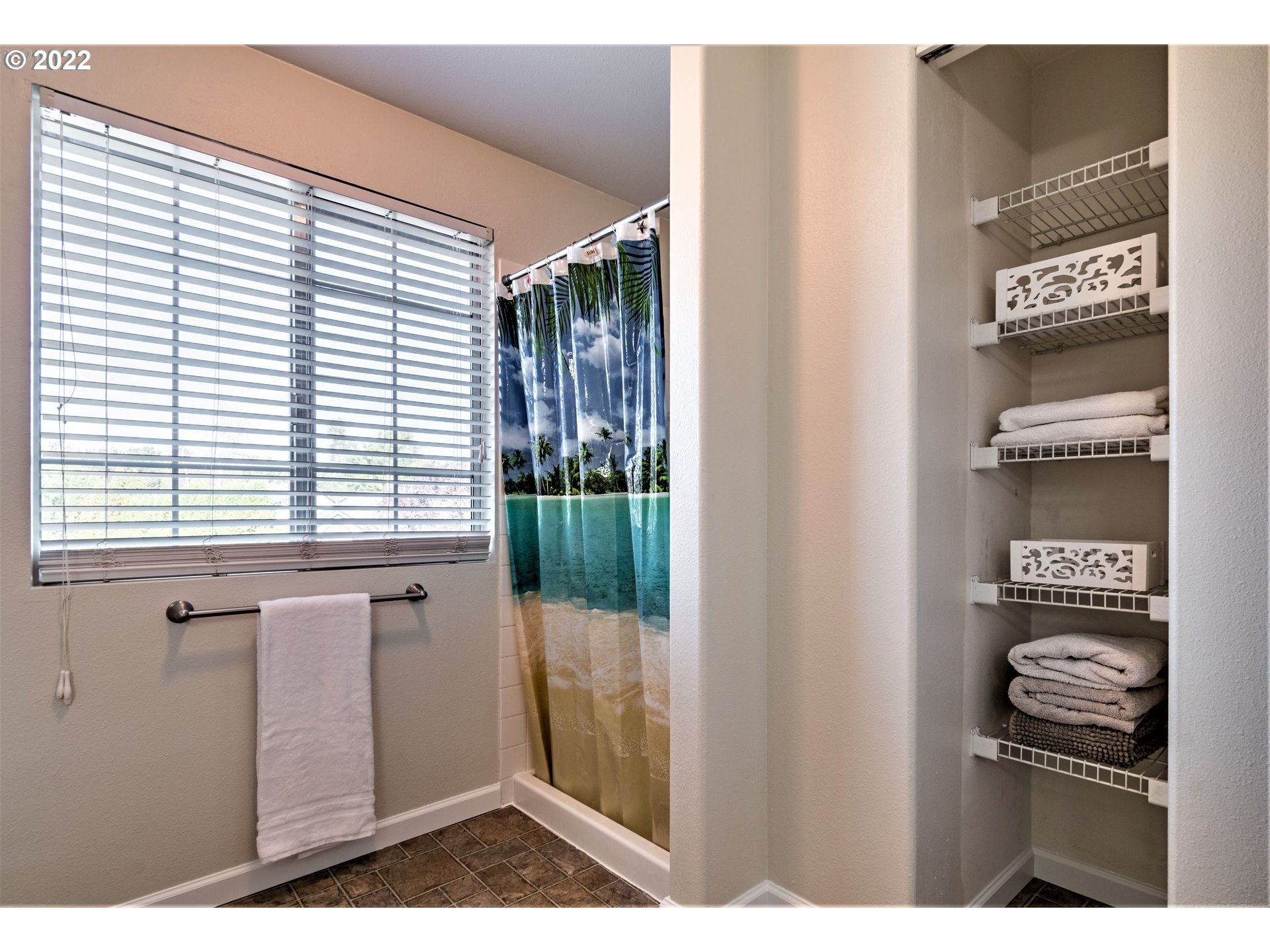 4467 Holly Street Springfield, OR 97478 - Photo 23 of 32 a bathroom with a window