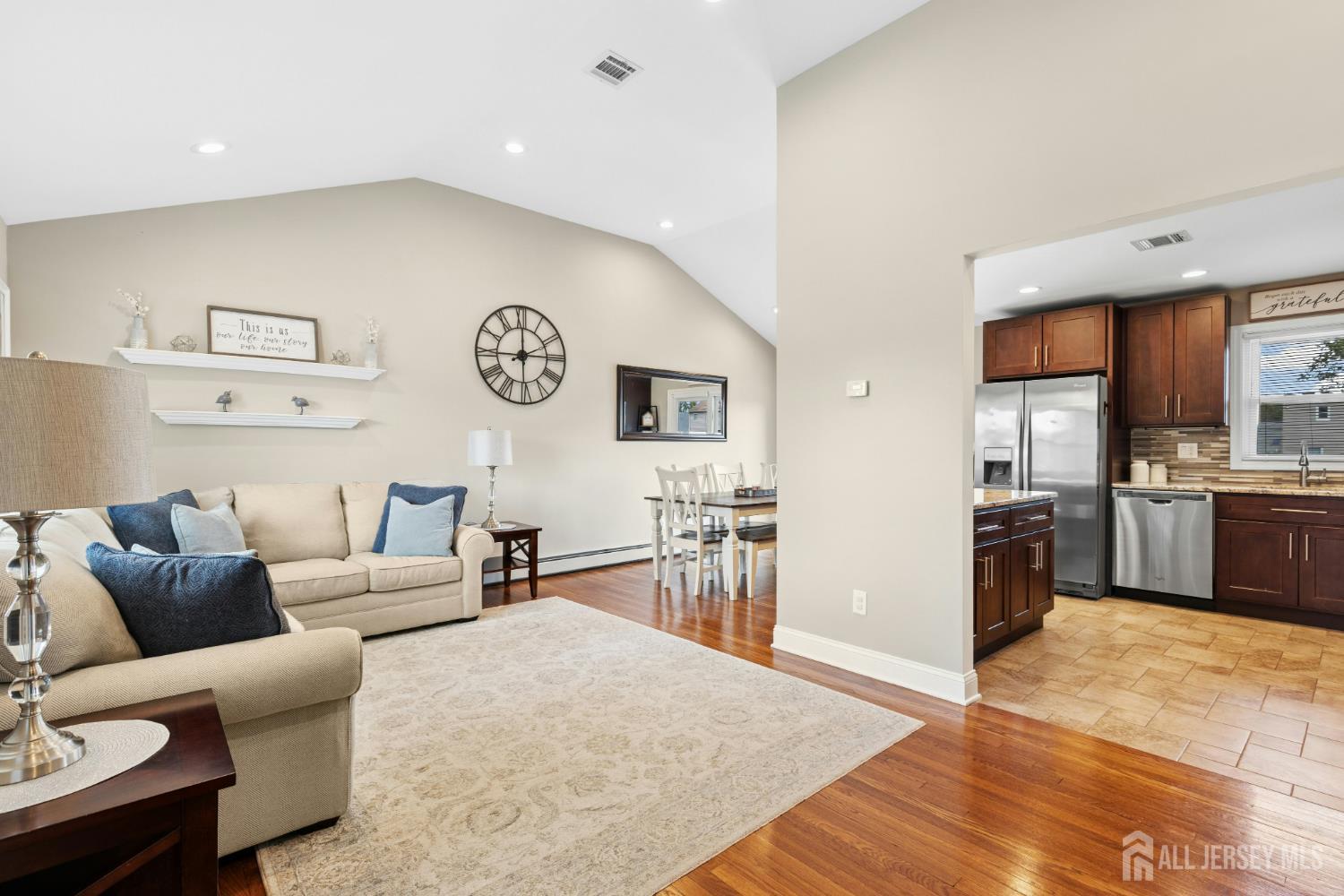 16 Neptune Place Colonia, NJ 07067 - Photo 4 of 34