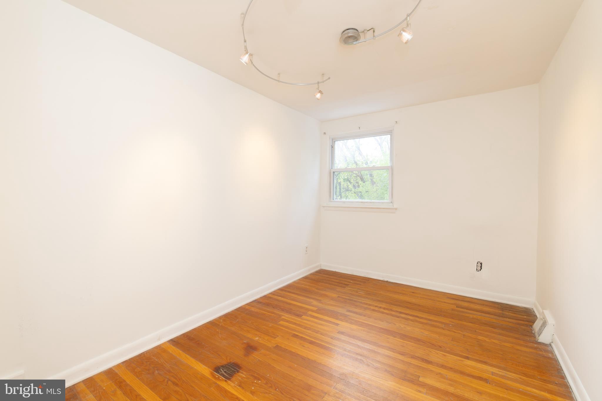 1420 Powell Road Brookhaven, PA 19015 - Photo 25 of 46 Bedroom 2