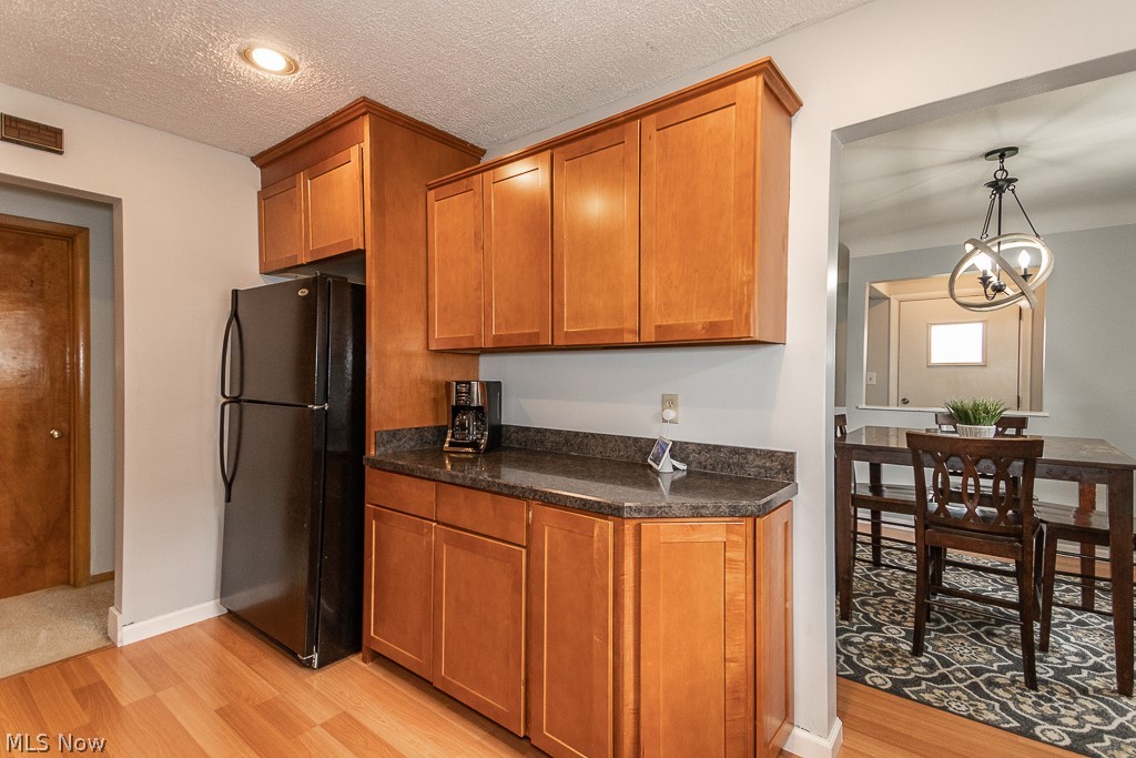 697 Glenhurst Road Willowick, OH 44095 - Photo 6 of 27