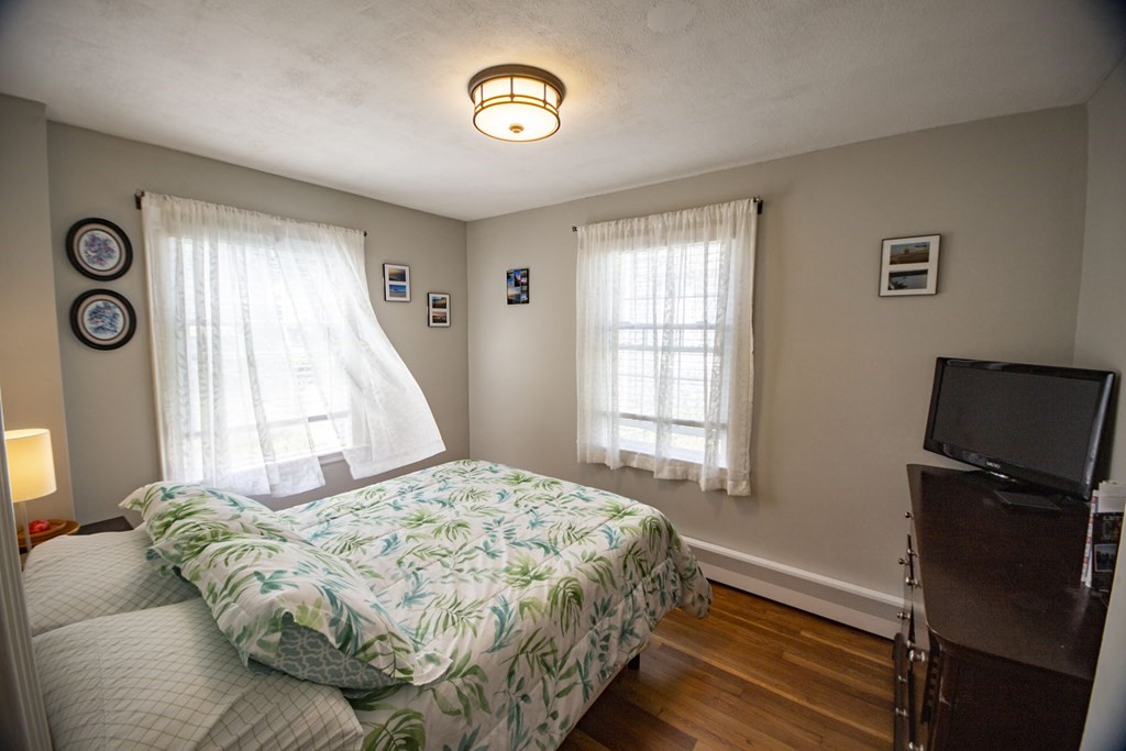 16 Saunders Road Norwood, MA 02062 - Photo 7 of 23