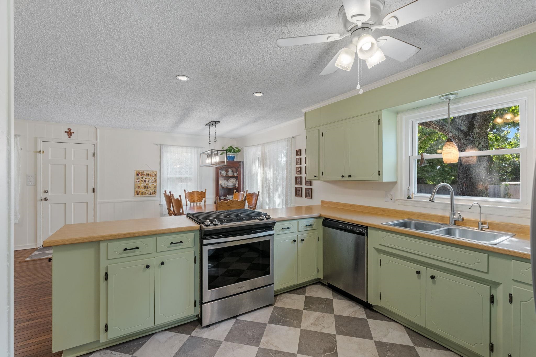 4220 Chaffee Road Spartanburg, SC 29301 - Photo 5 of 30