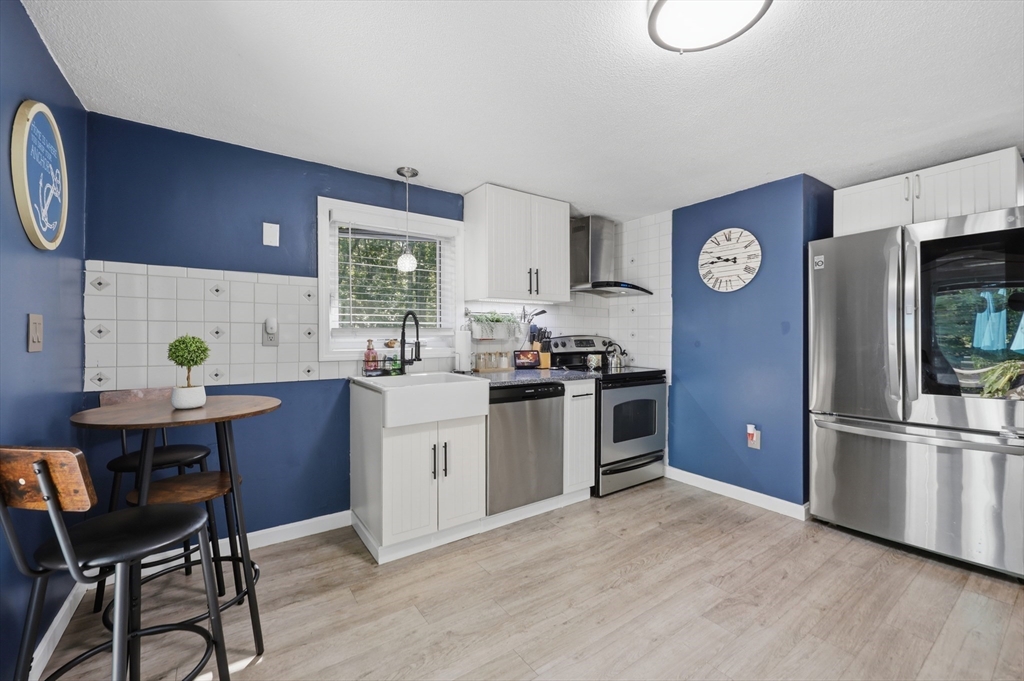 43 Seaverns Bridge Road Merrimack, NH 03054 - Photo 9 of 41 Gallery Image 9