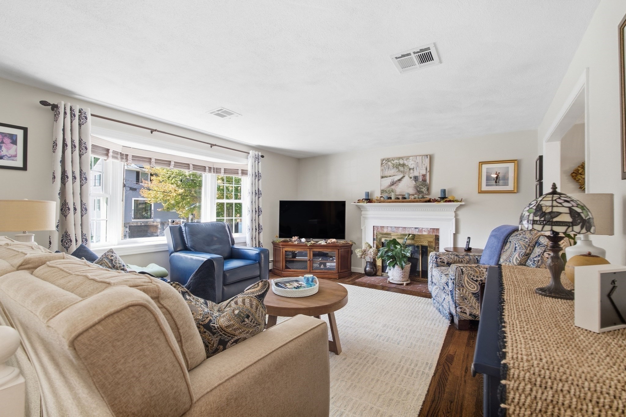 136 Maplewood Road Lynn, MA 01904 - Photo 3 of 37 Gallery Image 3